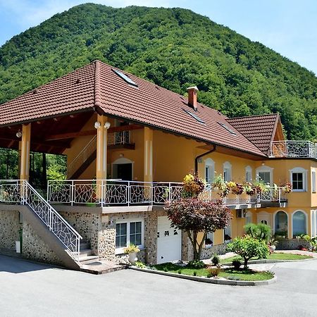 Apartment Sotocje Dolenja Trebusa Bagian luar foto