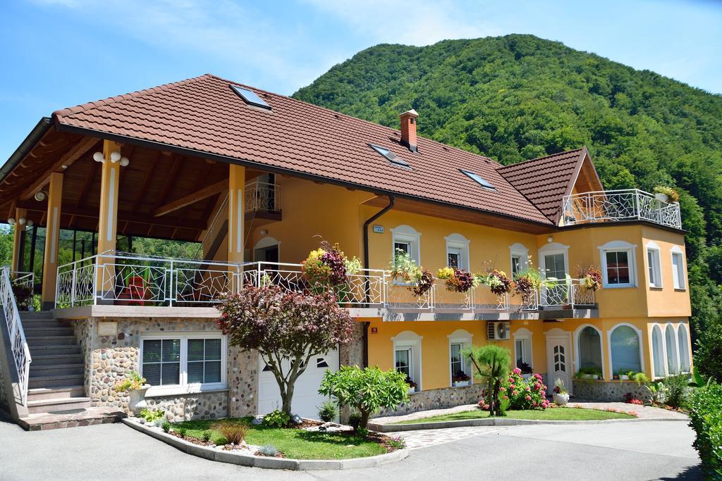 Apartment Sotocje Dolenja Trebusa Bagian luar foto